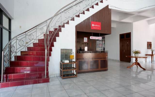 RedDoorz @ Hotel Horas Palopo