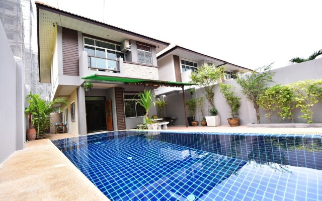 Baan Roi Lan