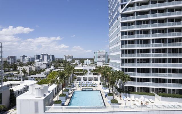 Sapphire Suite Beachfront, Gym + Pool!