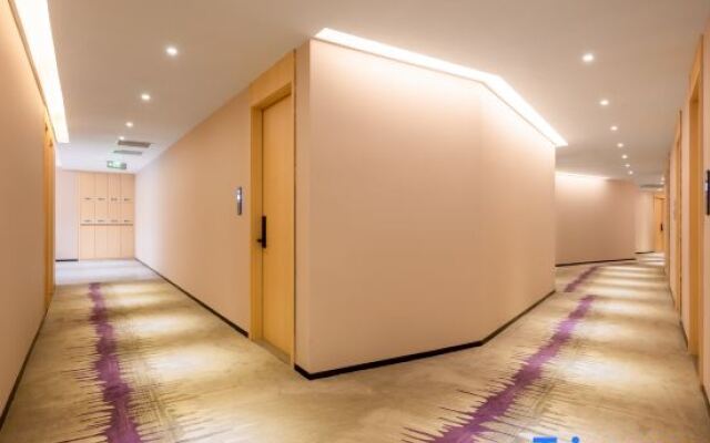 Shangjing Hotel (Lovers Road Beach Bathing Beach City Balcony Branch)