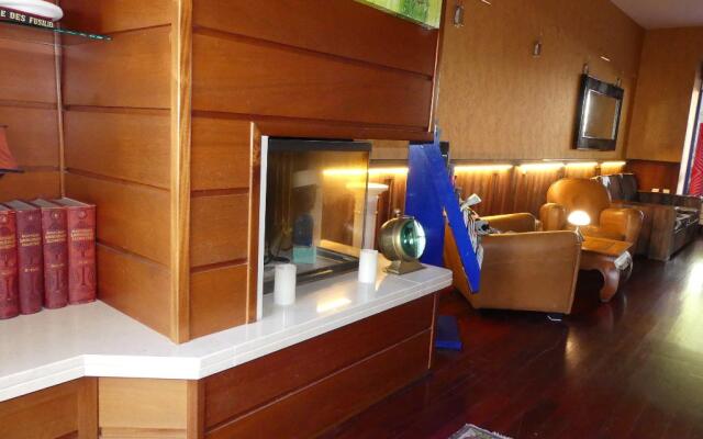 Rex Hotel