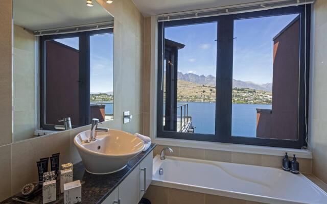 Luxury Lake Suites