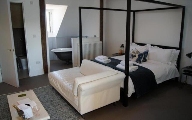 Montys Accommodation