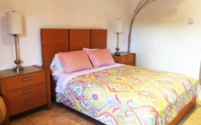 Amazing Apartment,hallandale Beach, Walk to Ocean!