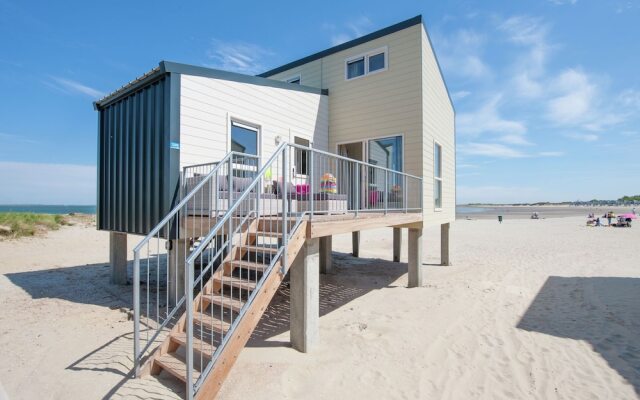Unique Beach House With Dishwasher and Beautiful View, in a Holiday Park