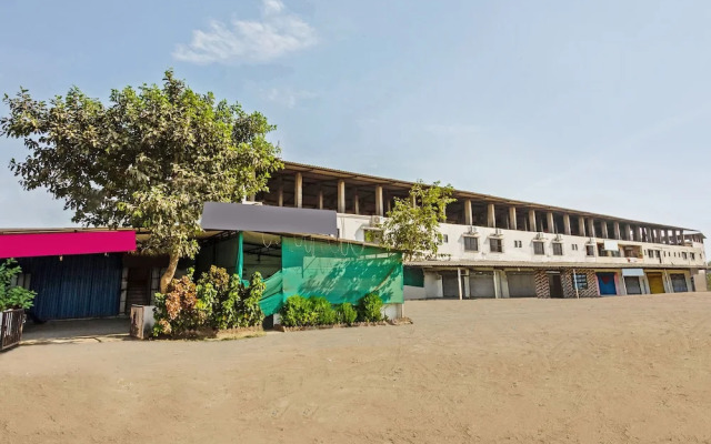 OYO 24435 Shubham Lodging And Boarding