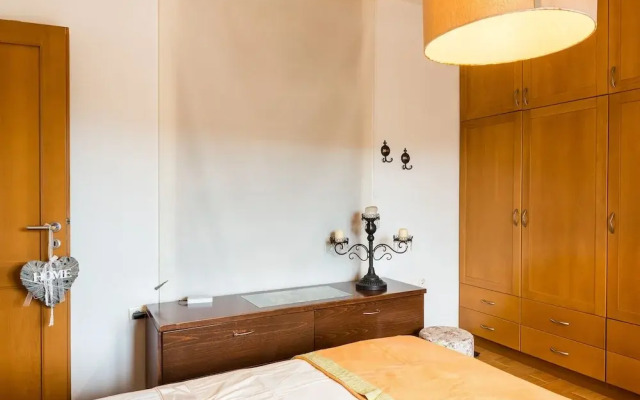 Dream Lux Flat with Great Outdoor Pool & Parking
