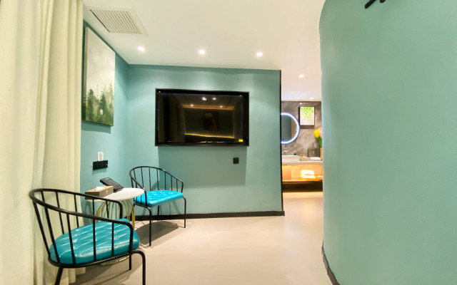 GreenTree Inn Express Hotel((Hebi East Station Store)
