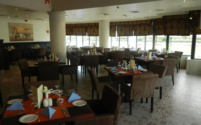 Sun & Sands Seaview Hotel