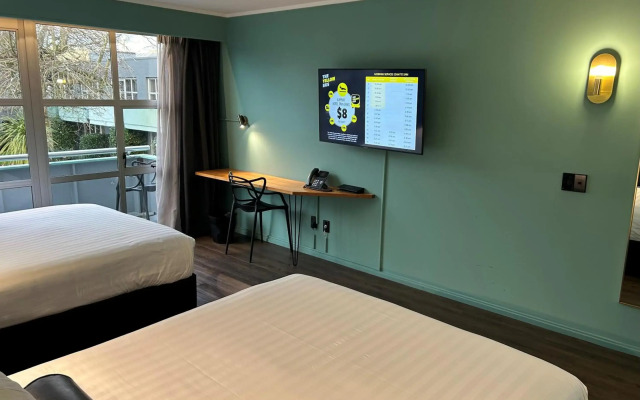Naumi Auckland Airport Hotel 