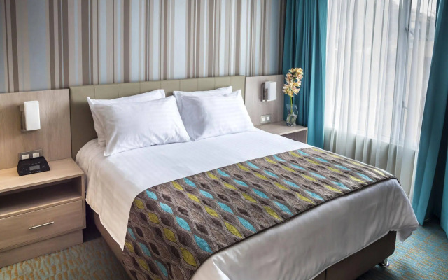 Hotel Plaza Suites