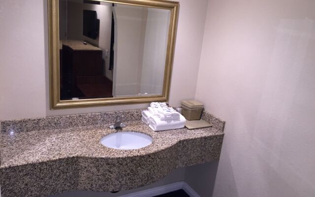 Walnut Inn & Suites West Covina