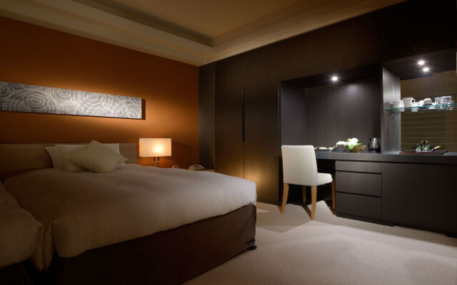 Toba Hotel International