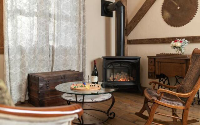 The Mast Farm Inn