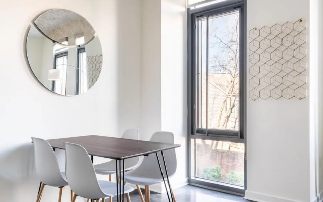 Kasa Inviting Studio Work Friendly Alexandria