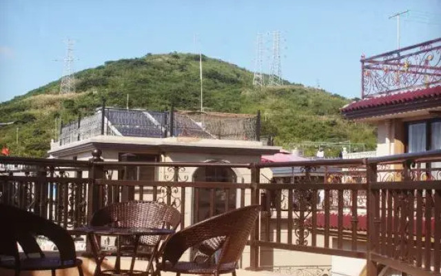 Half-corner Hostel