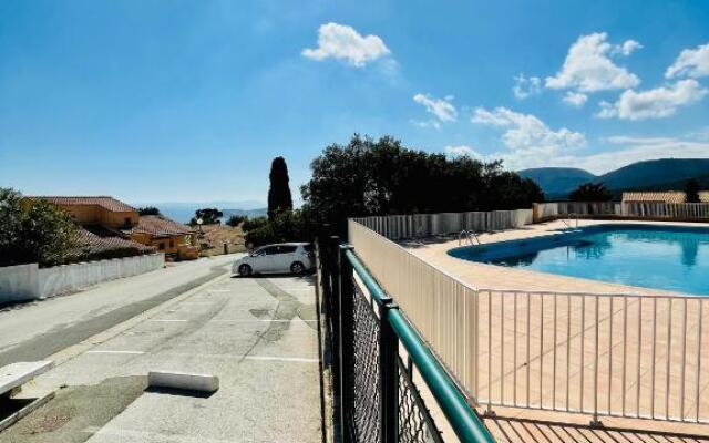 Suberbe T2 avec vue mer et piscine