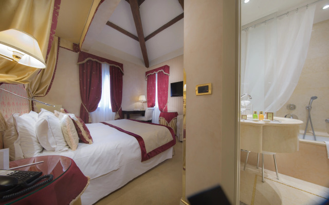 Hotel A LA Commedia
