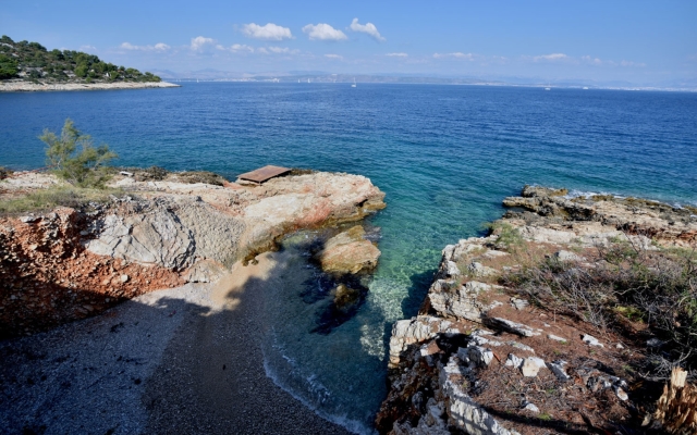 Apartment Ela - very close to beach: A1 Rogac, Island Solta