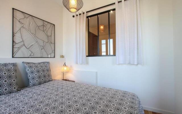 Pretty 2 rooms in the city center