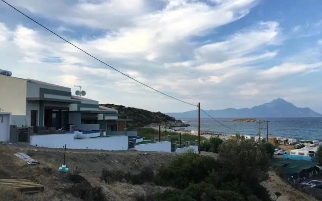 The Diamond of Kriaritsi private pools