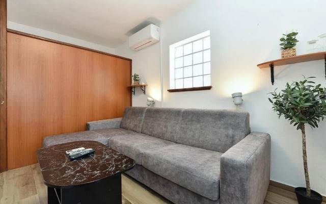 Stylish Family Retreat With Shared Pool