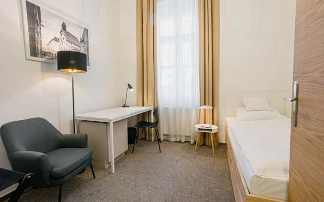 Hotel Benedict