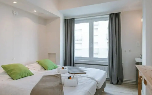Beautiful Seaview Apartment With Private Garage