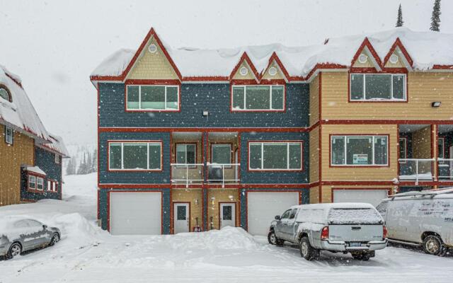 The Pinnacles Suites & Townhomes