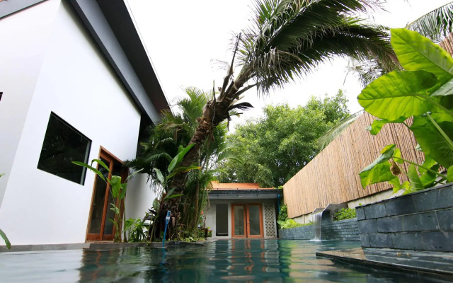 Sarina Hotel & Villa