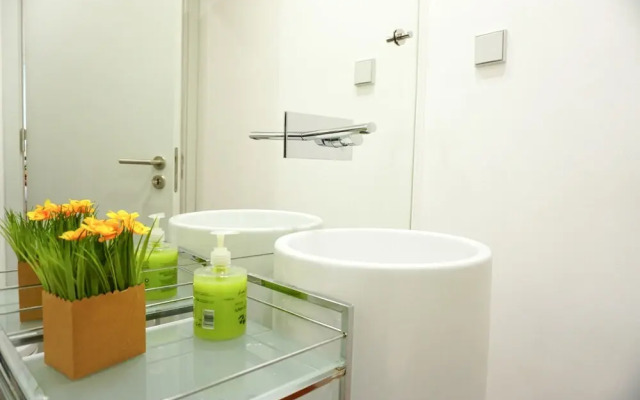 Gulbenkian Terrace Bright Luxury Apt