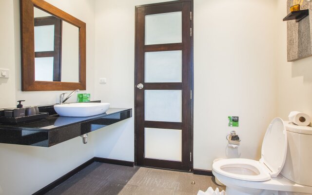 Two Villas Holiday: Oriental Style Nai Harn Beach