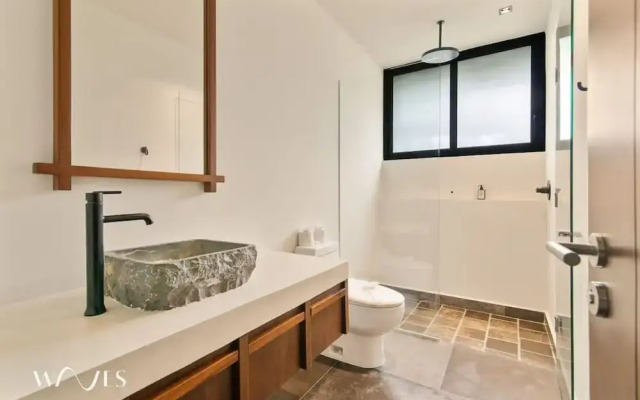 2BR w Private Pool - Steps Away From the Beach