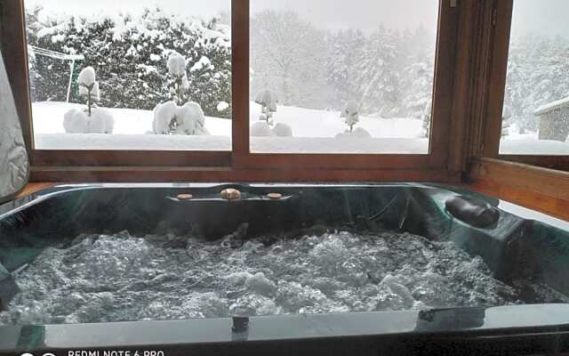 Une Suite a la Campagne (Adults Only)