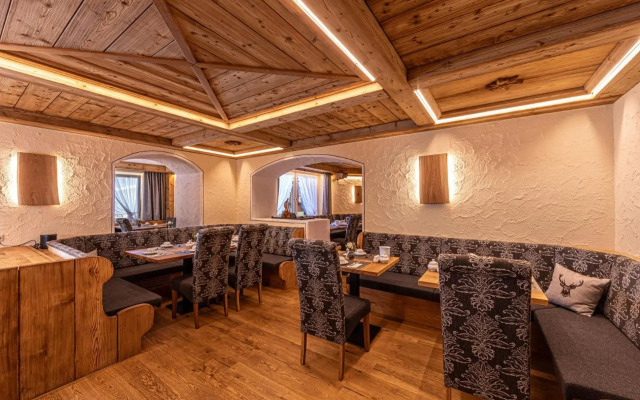Hotel Alpina Ros Demming