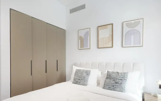 LUX 15 Northside Burj Khalifa View Suite