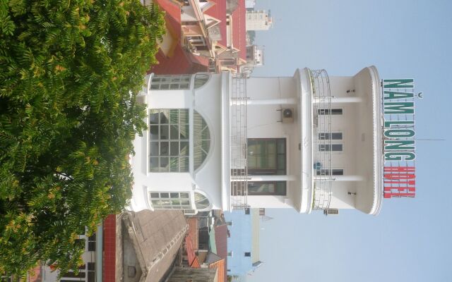 Nam Long Hotel