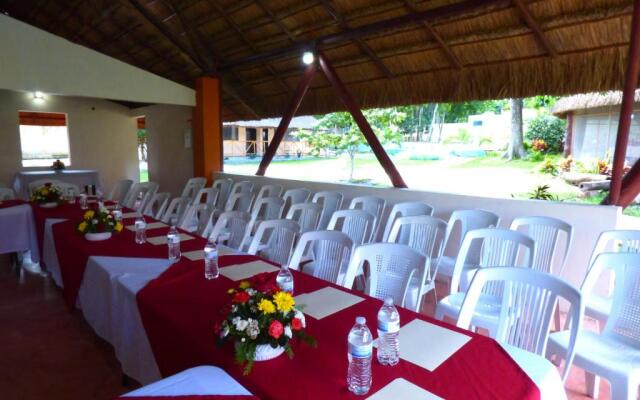 Cabanas y Hostal Zoh Laguna