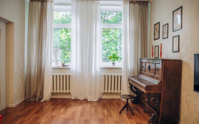 LovelyHome 39 (Lovelyhome 39) on 77A Komsomolskaya Street
