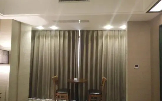 Eiffel Hotel
