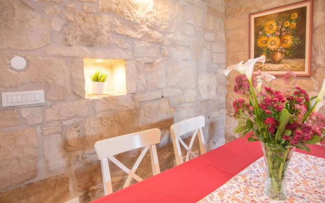 Roofed Villa in Istria With Private Pool