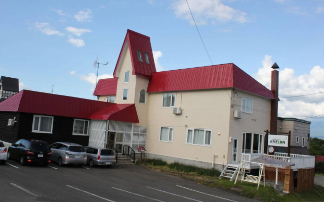 petit-hotel #MELON Furano
