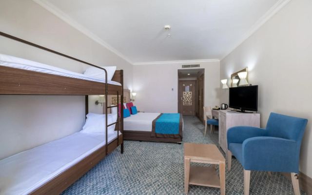Crystal Family Resort & Spa – All Inclusive