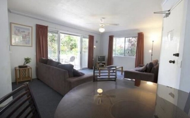 Cannes Court Holiday Apartments