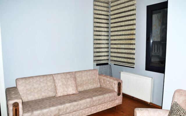 The Queen's Istanbul