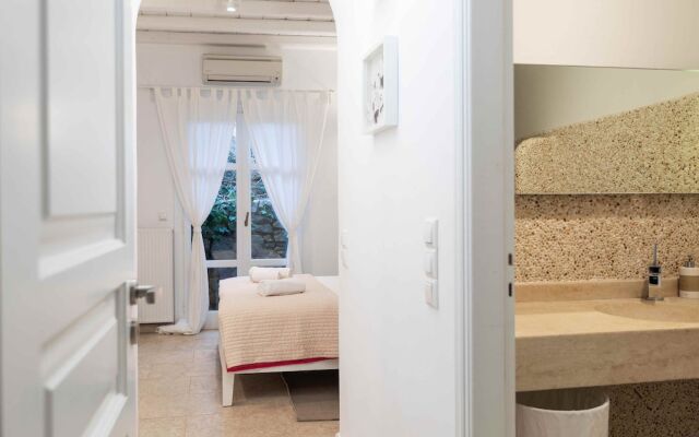 Modern Cycladic Style Villa Xara