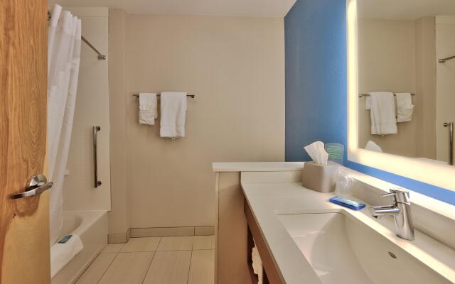 Holiday Inn Express & Suites Roswell by IHG