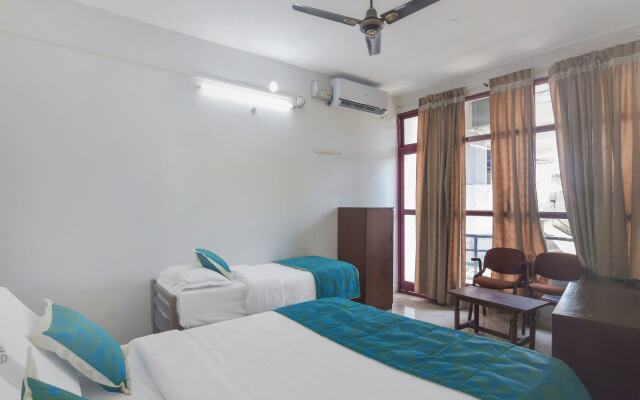 OYO 13581 Hotel Raj