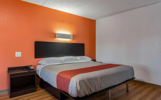 Motel 6 Cartersville - White GA