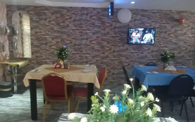 Keem Hotel and Suites